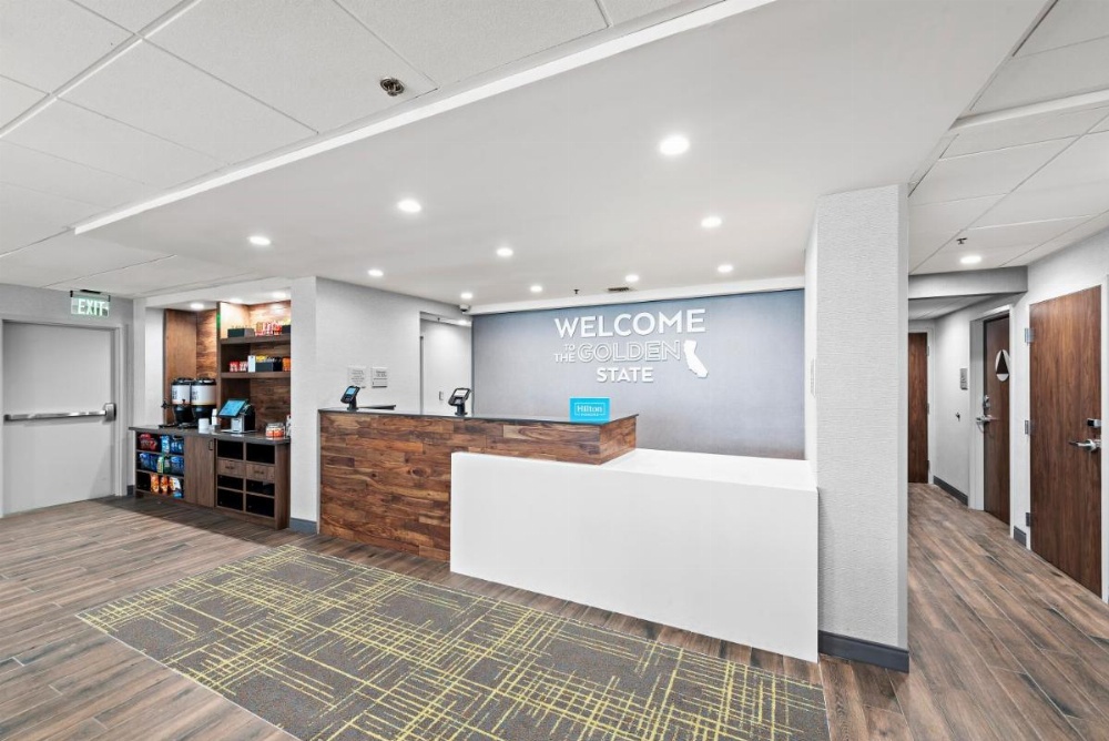Hampton Inn by Hilton Los Angeles Airport Image 6